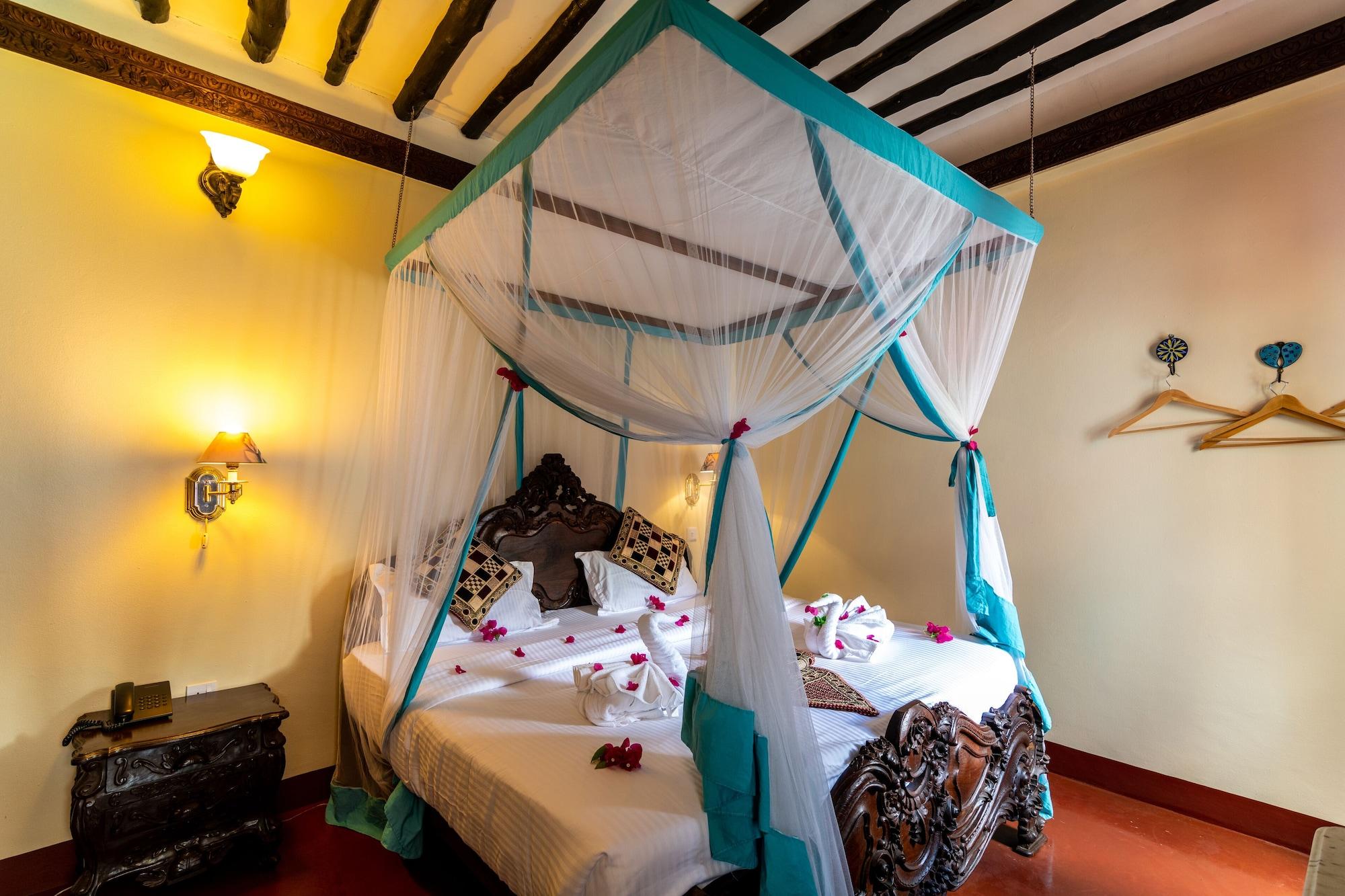 Dhow Palace Hotel