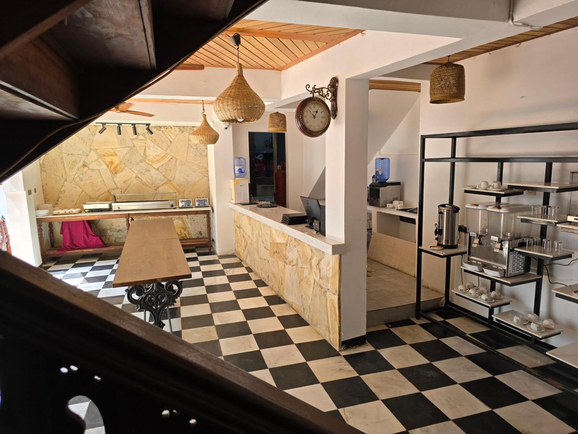 Dhow Palace 4*
